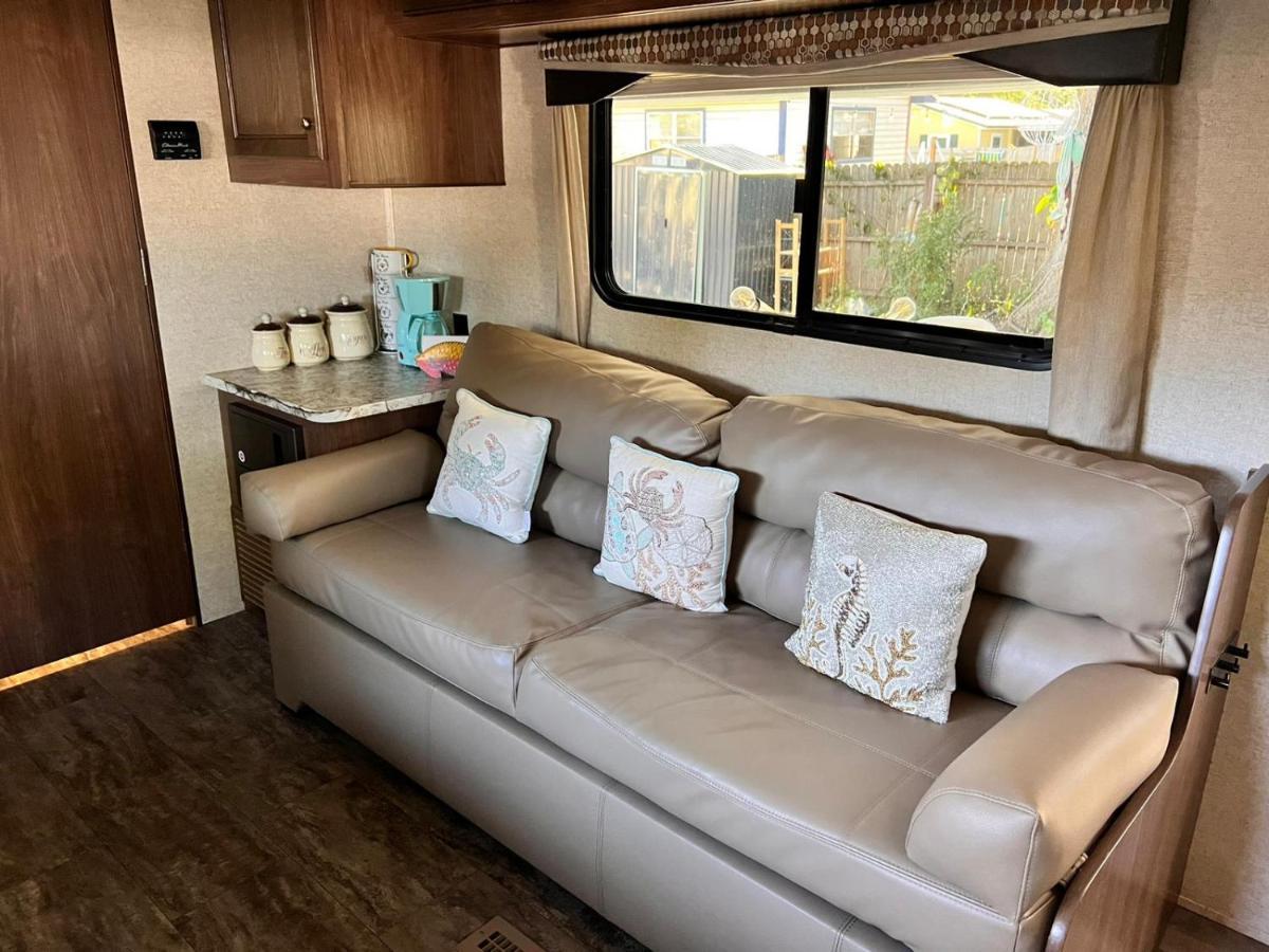 Rv Camper Paradise On The Wheels In Clearwater Beaches لارغو المظهر الخارجي الصورة